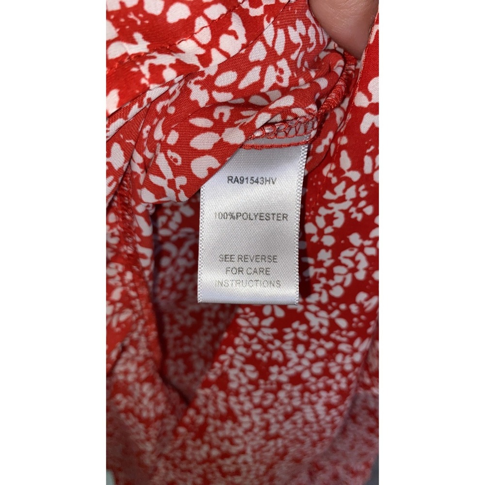 Akaa Red floral Romper with‎ ruffles 100% polyester. Size L - Picture 4 of 7